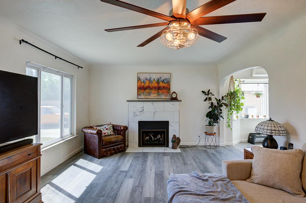 2973 E Simpson Ave, Fresno, CA 93703