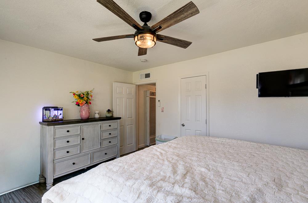 2973 E Simpson Ave, Fresno, CA 93703