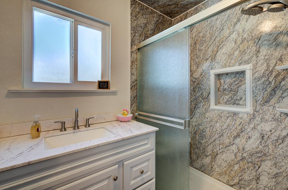 2973 E Simpson Ave, Fresno, CA 93703