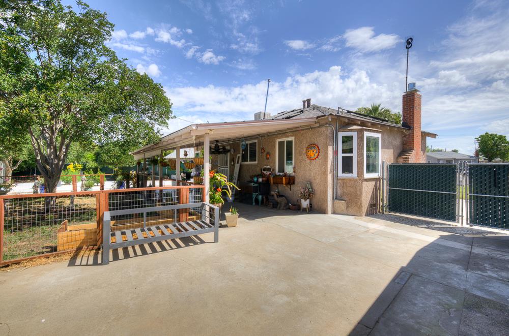 2973 E Simpson Ave, Fresno, CA 93703