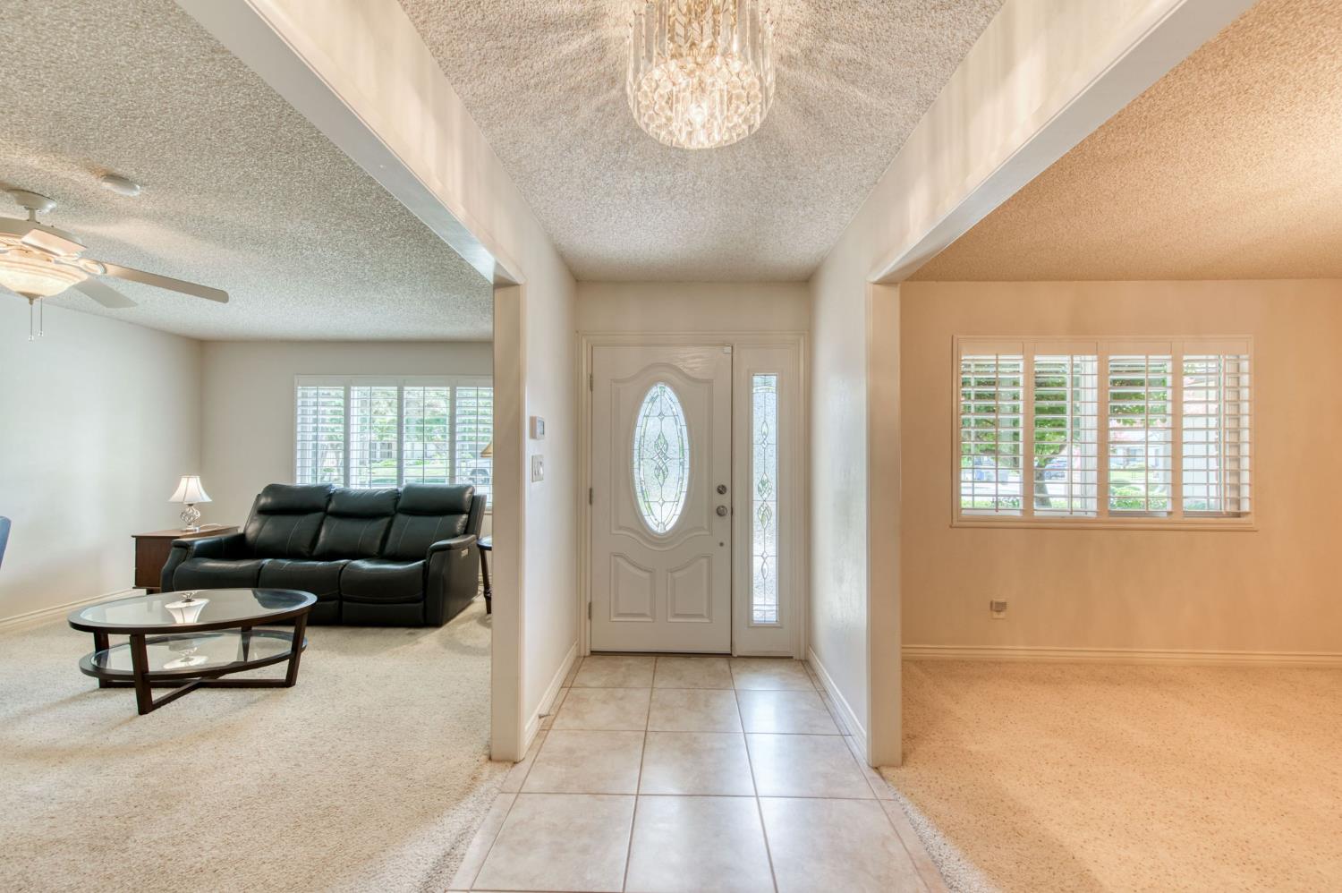 1570 W Warner, Fresno, CA 93711