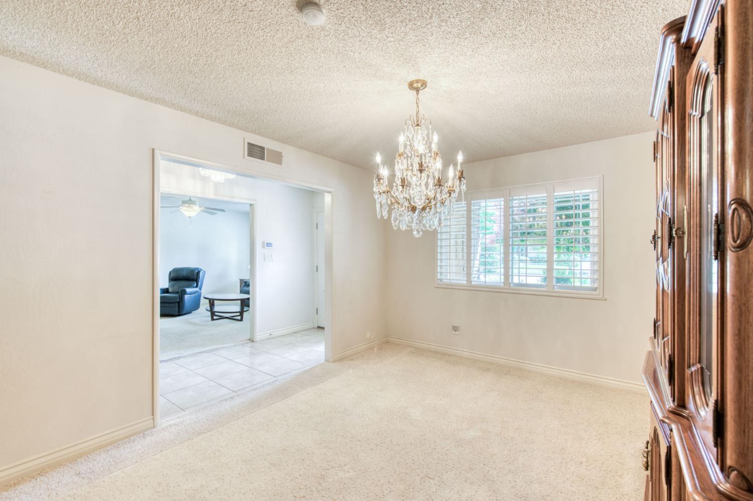 1570 W Warner, Fresno, CA 93711