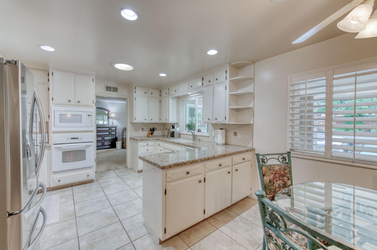 1570 W Warner, Fresno, CA 93711