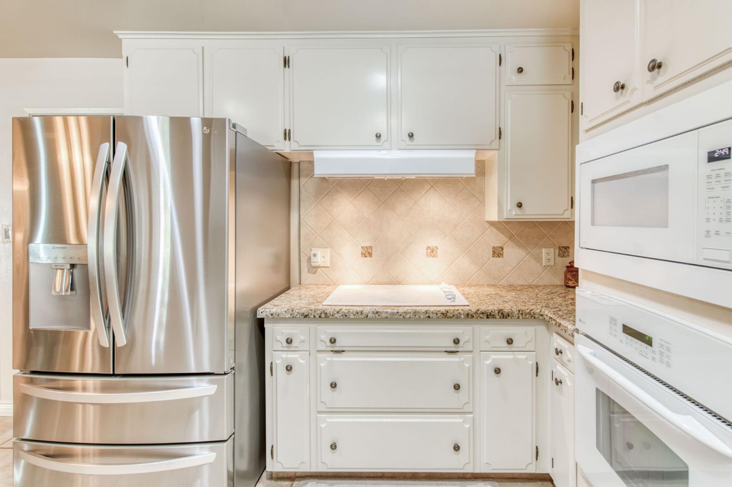 1570 W Warner, Fresno, CA 93711