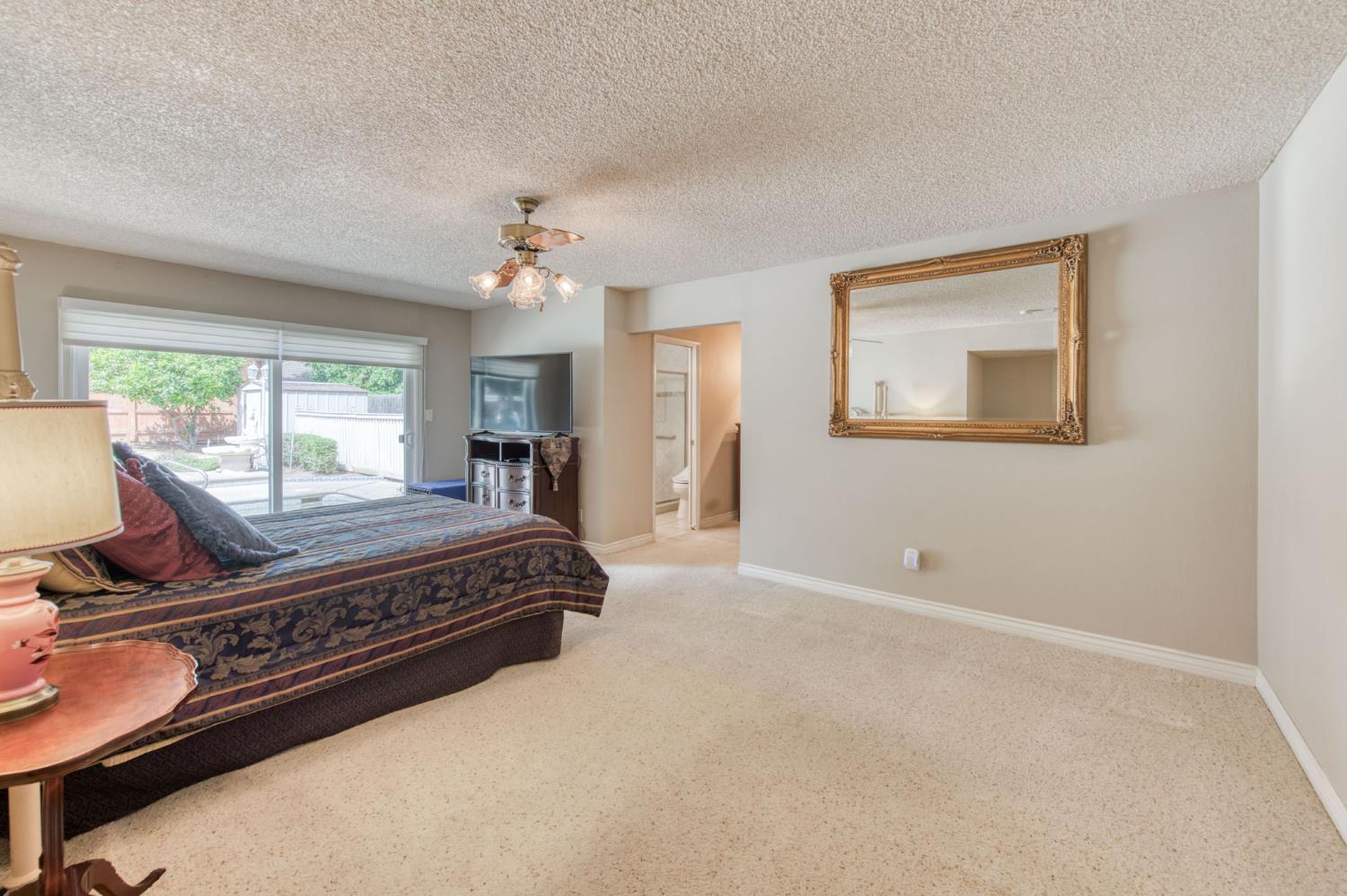 1570 W Warner, Fresno, CA 93711