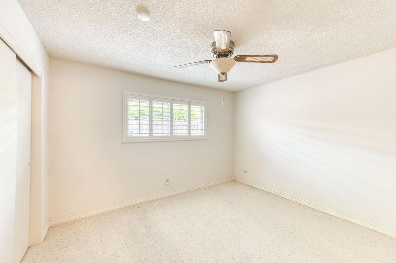 1570 W Warner, Fresno, CA 93711