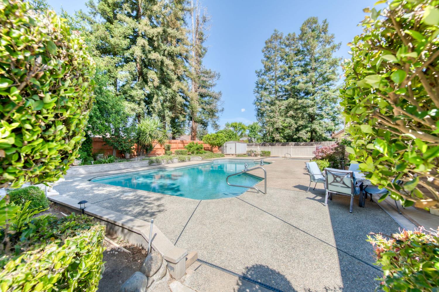 1570 W Warner, Fresno, CA 93711