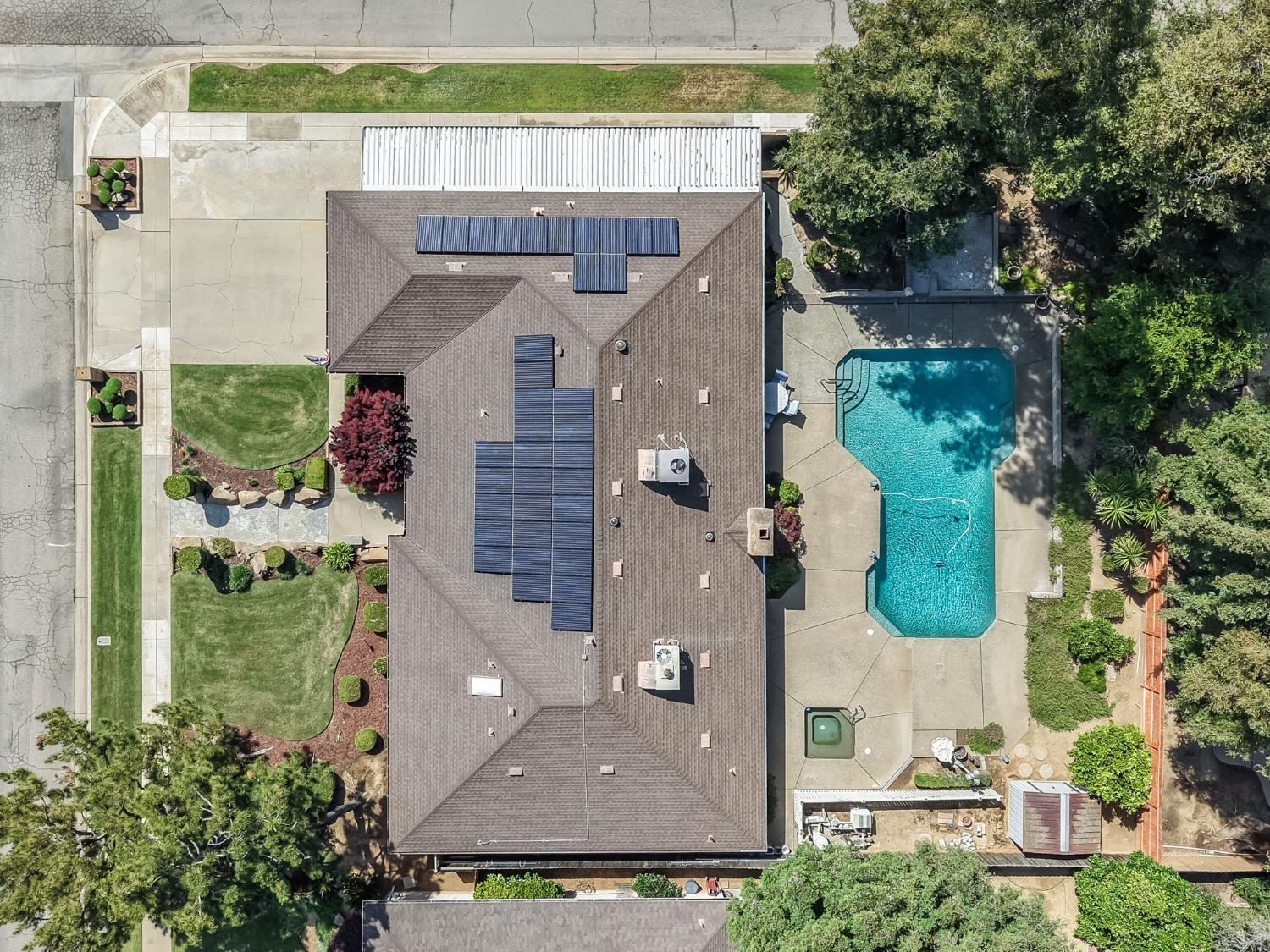 1570 W Warner, Fresno, CA 93711