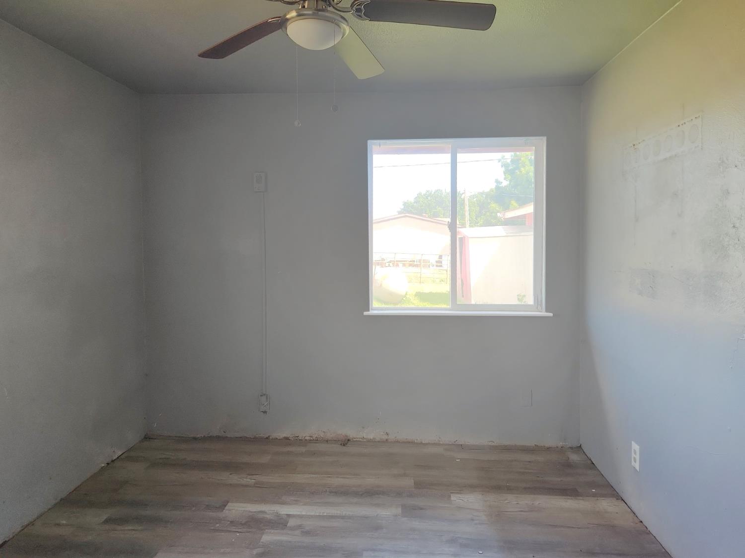 22136 Fairfax Ave, Lemoore, CA 93245