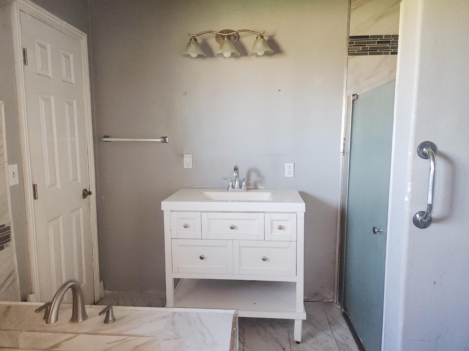 22136 Fairfax Ave, Lemoore, CA 93245