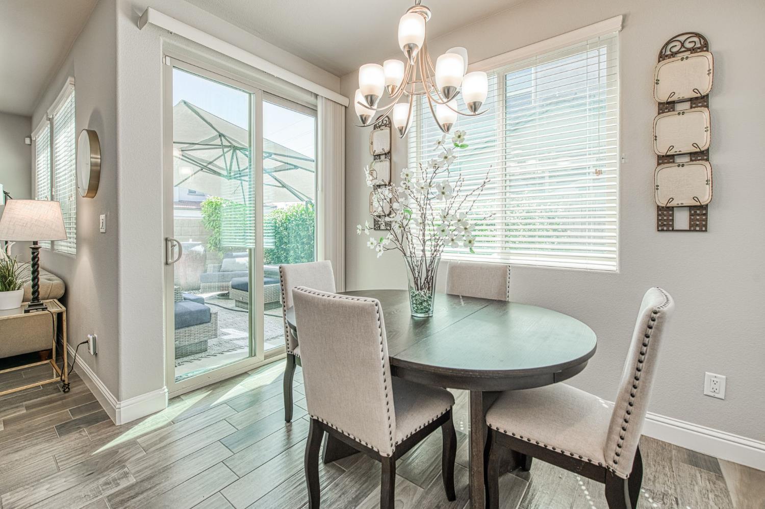 1453 E Via Viola Way, Fresno, CA 93730