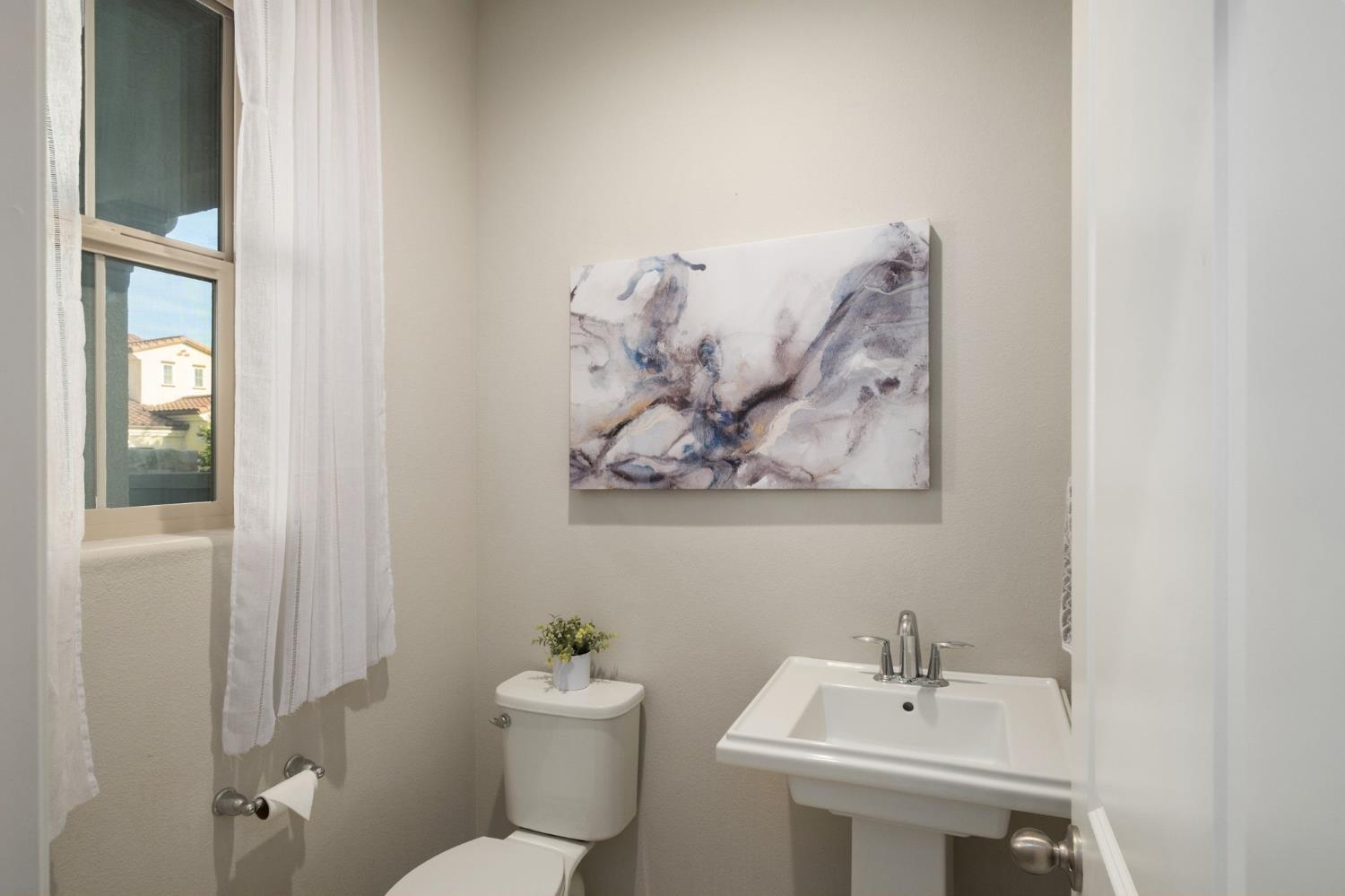 4228 Vineyard Dr, Madera, CA 93636