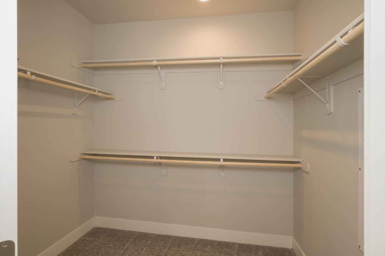 4228 Vineyard Dr, Madera, CA 93636