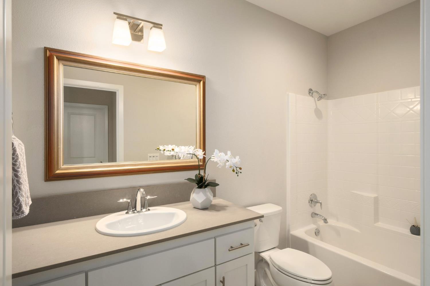 4228 Vineyard Dr, Madera, CA 93636