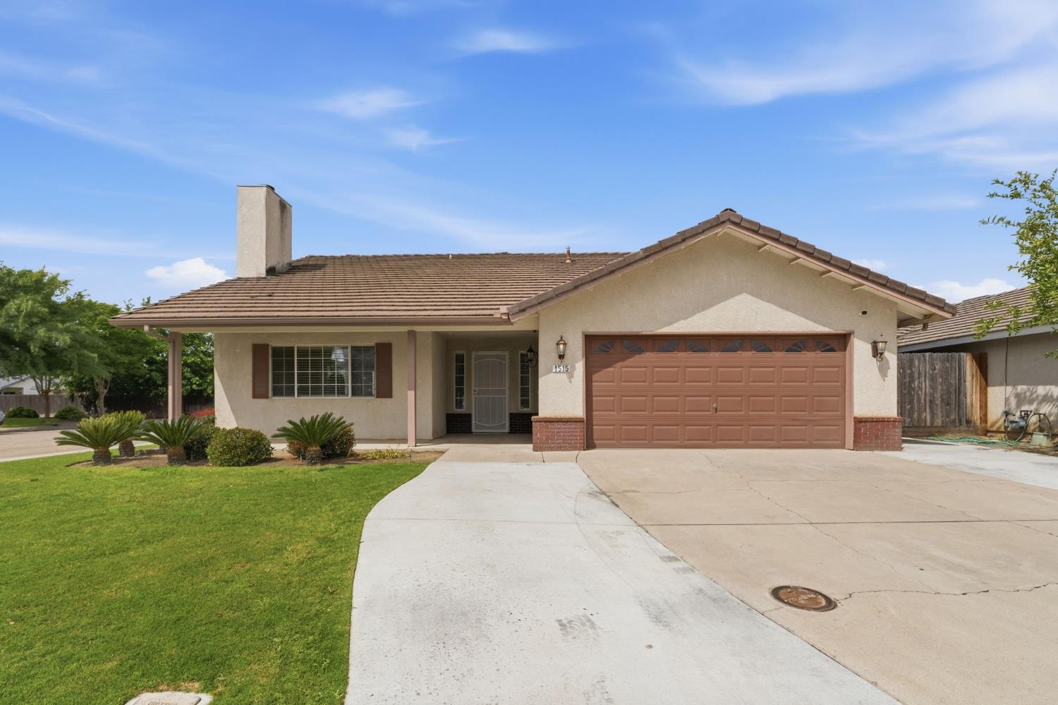 1515 Morgan Dr, Kingsburg, CA 93631