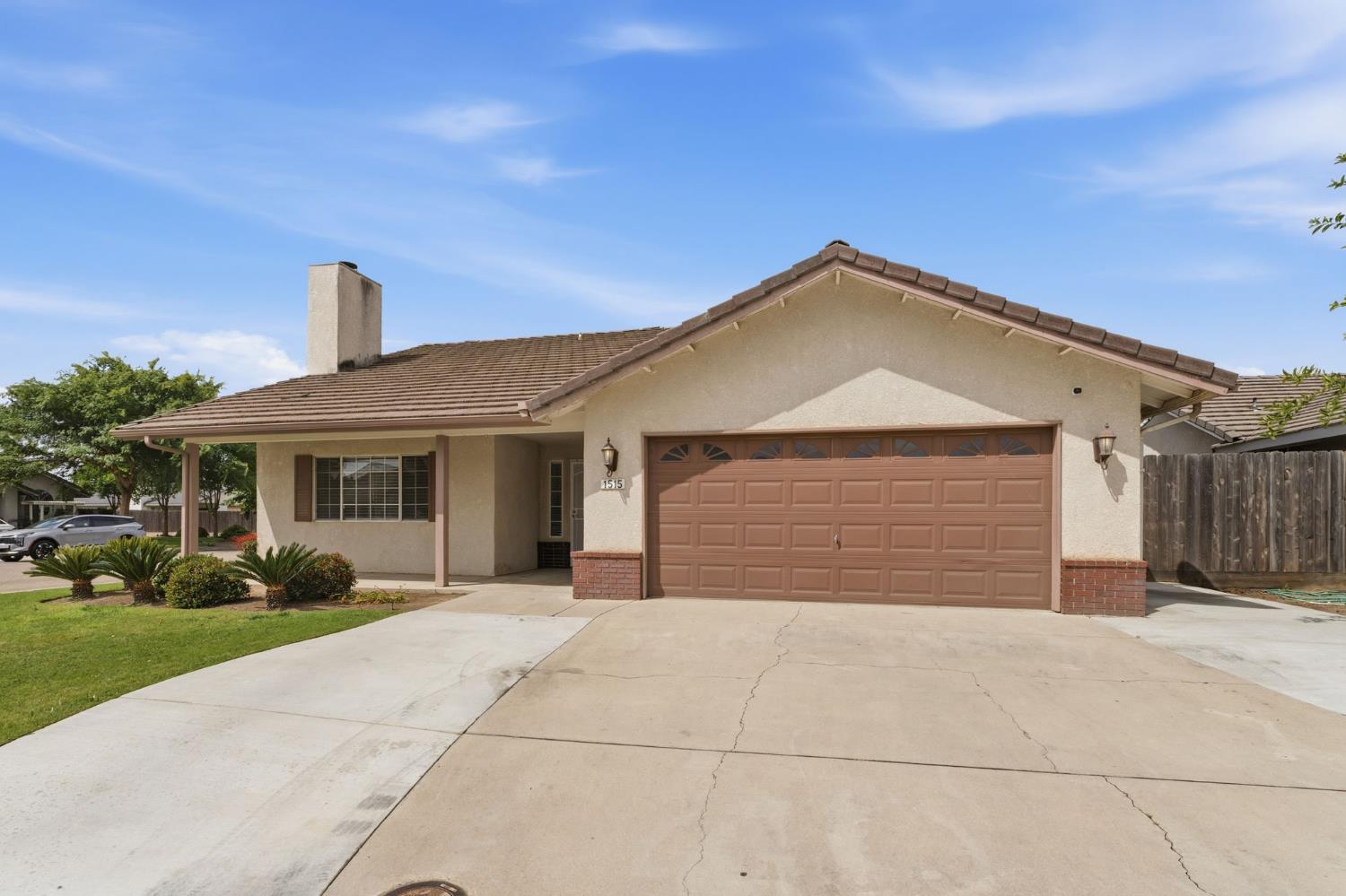 1515 Morgan Dr, Kingsburg, CA 93631
