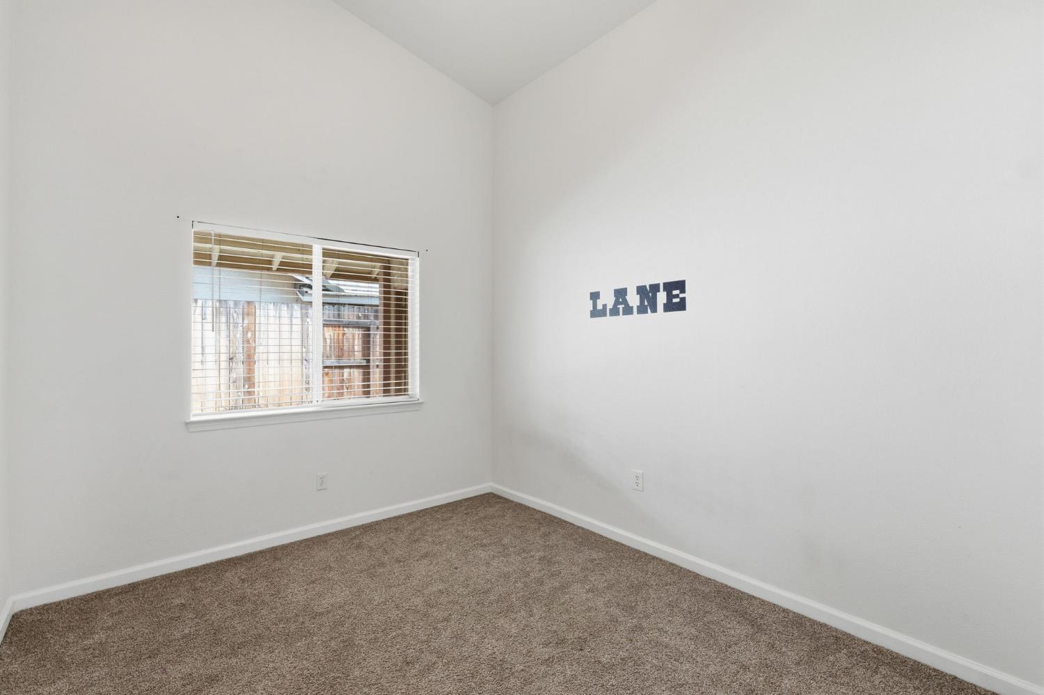 1515 Morgan Dr, Kingsburg, CA 93631