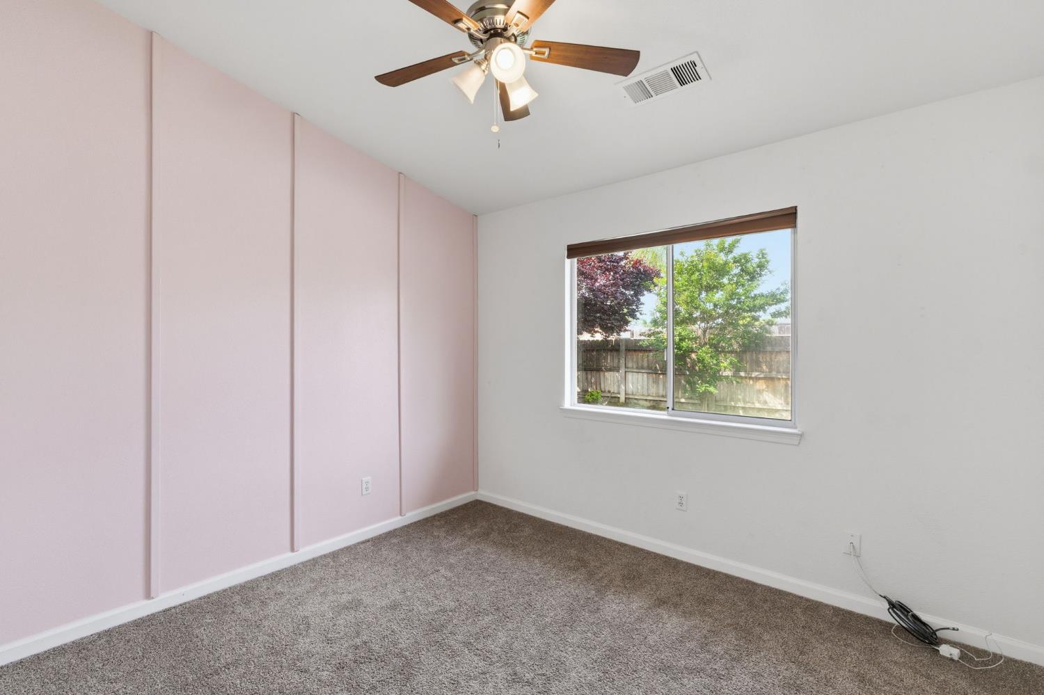 1515 Morgan Dr, Kingsburg, CA 93631