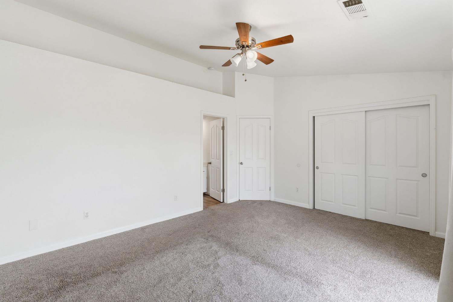 1515 Morgan Dr, Kingsburg, CA 93631