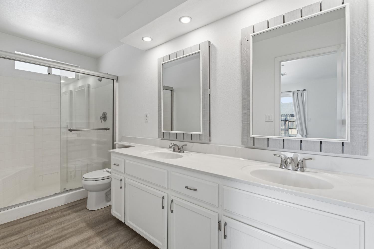 1515 Morgan Dr, Kingsburg, CA 93631