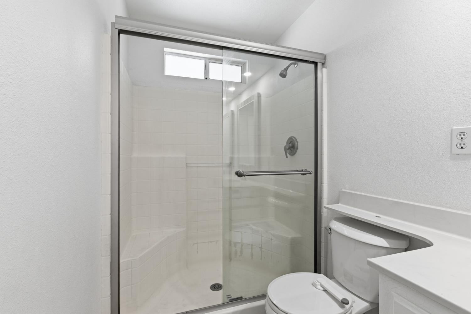 1515 Morgan Dr, Kingsburg, CA 93631