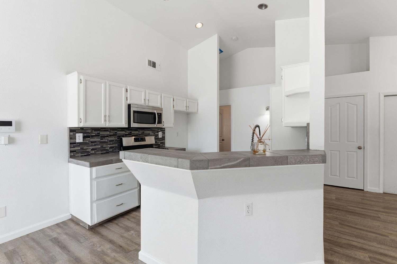 1515 Morgan Dr, Kingsburg, CA 93631