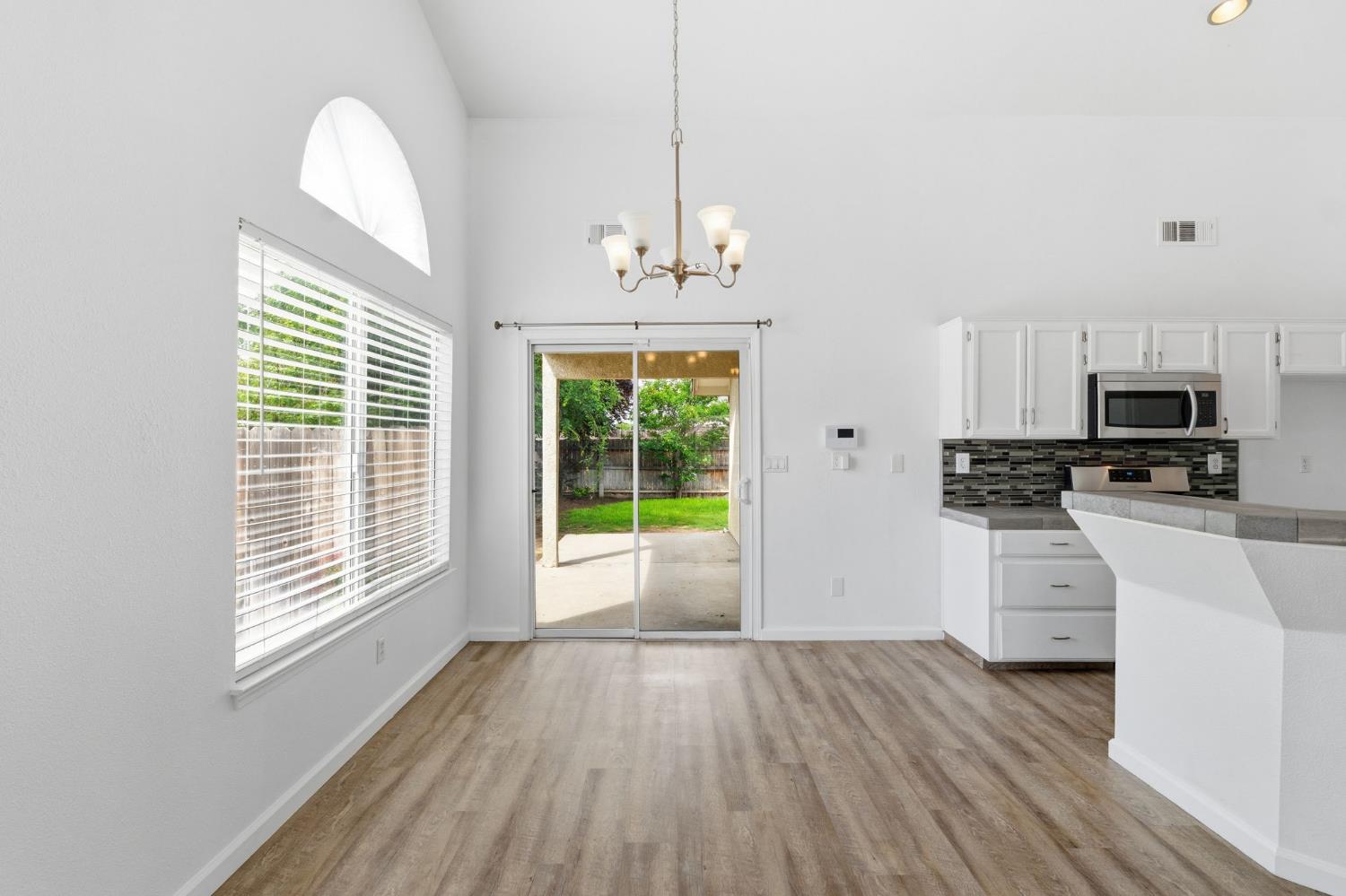 1515 Morgan Dr, Kingsburg, CA 93631