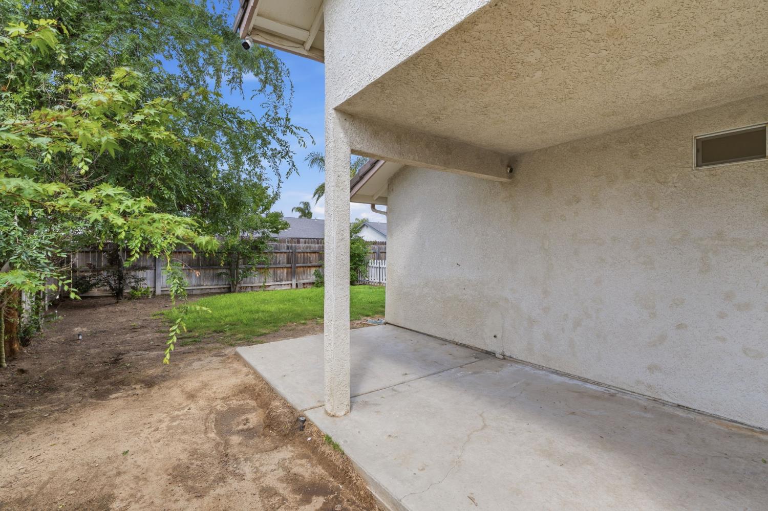 1515 Morgan Dr, Kingsburg, CA 93631