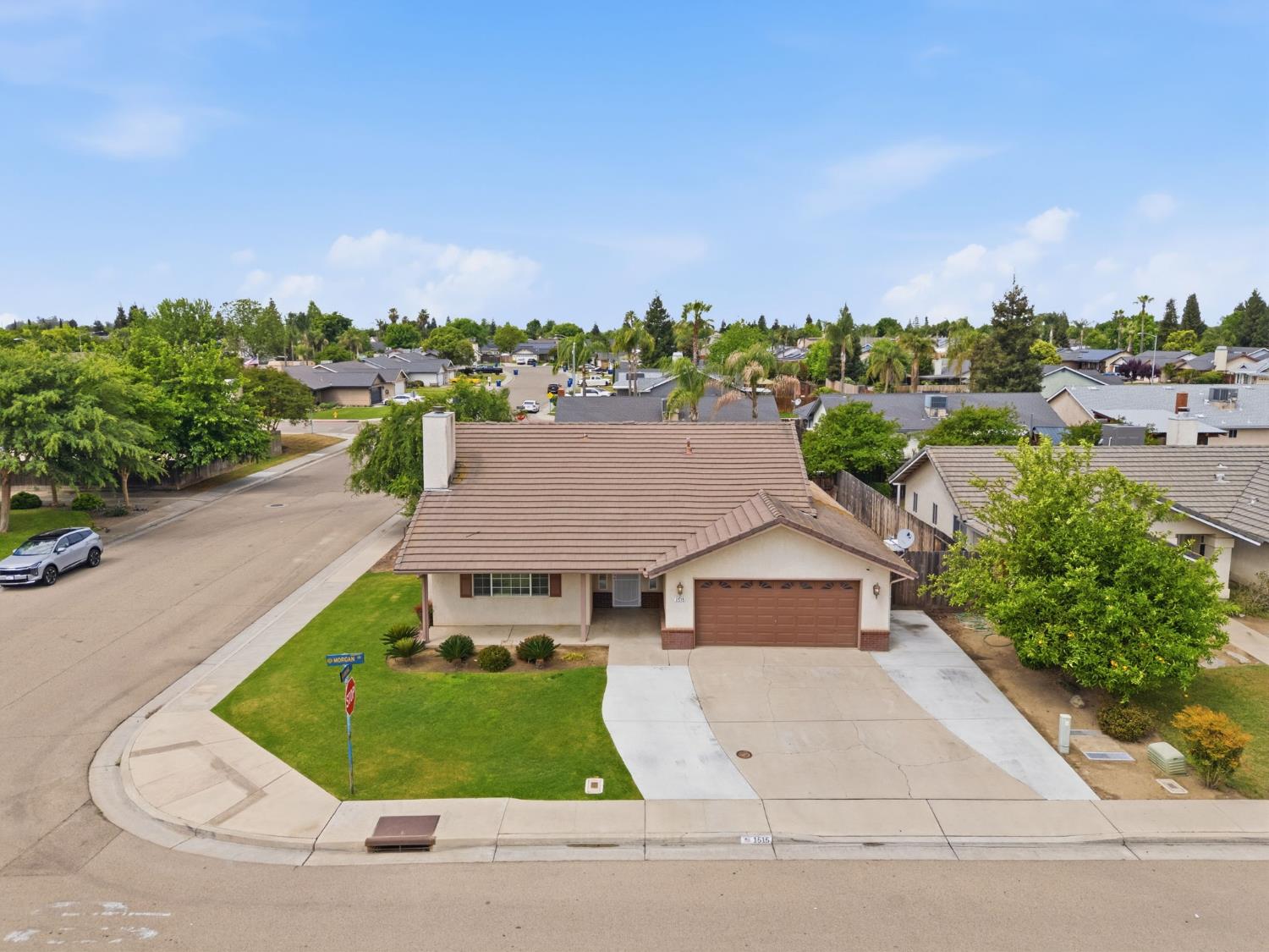1515 Morgan Dr, Kingsburg, CA 93631