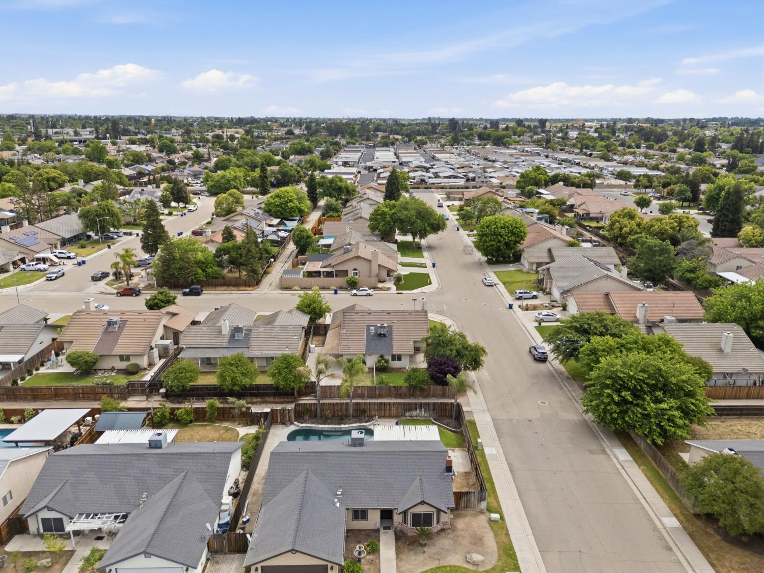 1515 Morgan Dr, Kingsburg, CA 93631