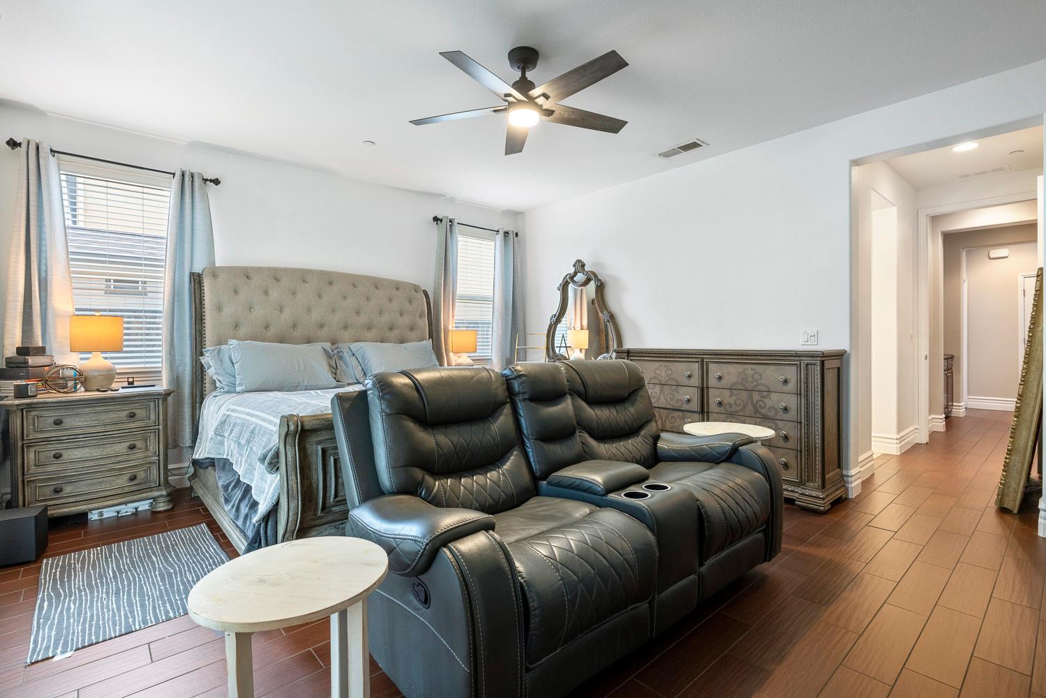 1047 Maine Ave, Clovis, CA 93619