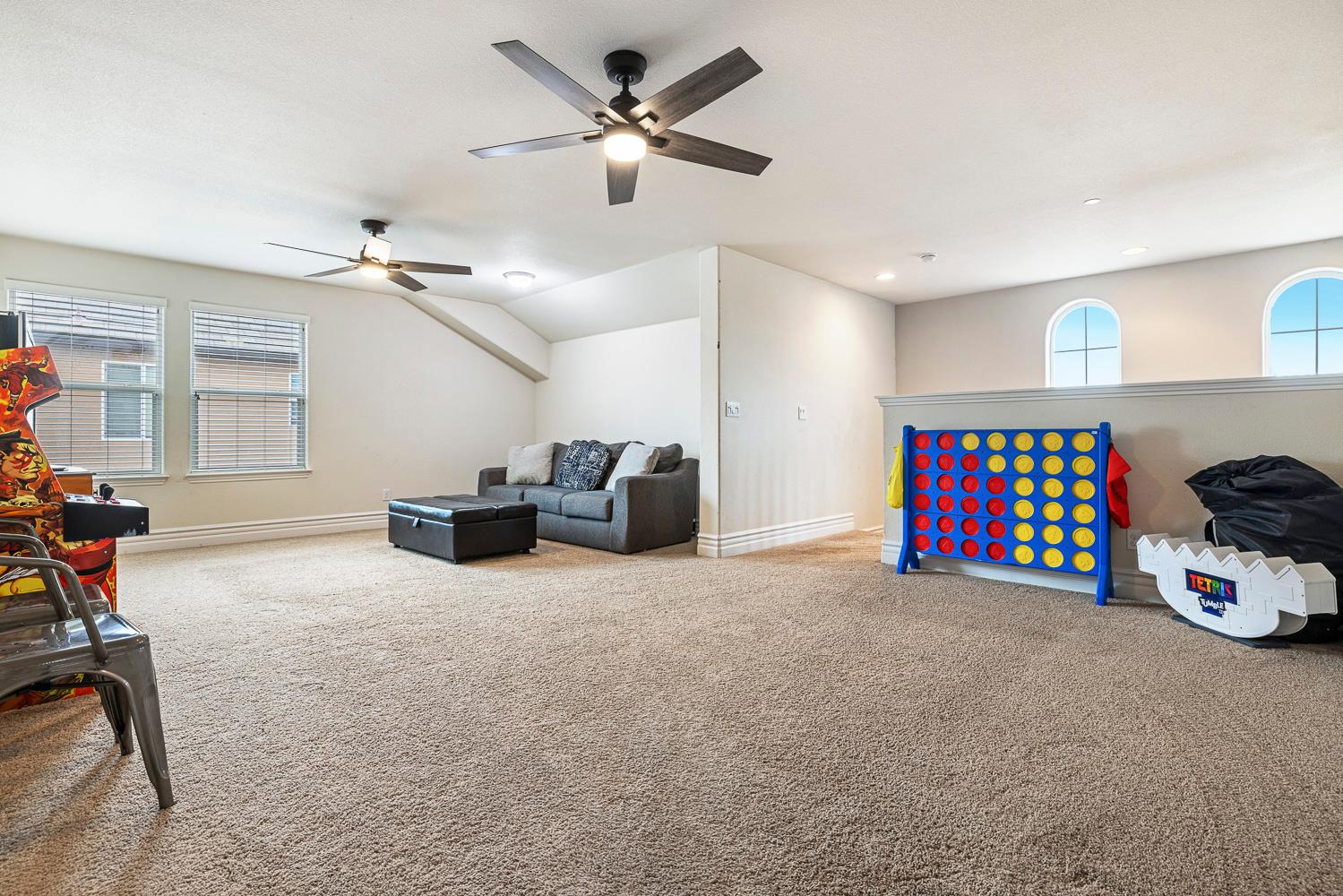 1047 Maine Ave, Clovis, CA 93619