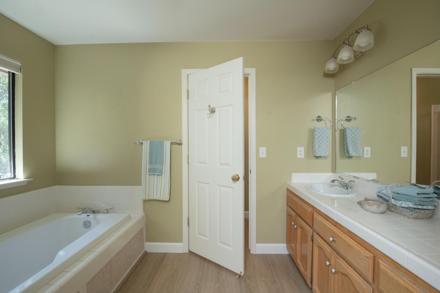 42404 John Muir Dr, Coarsegold, CA 93614