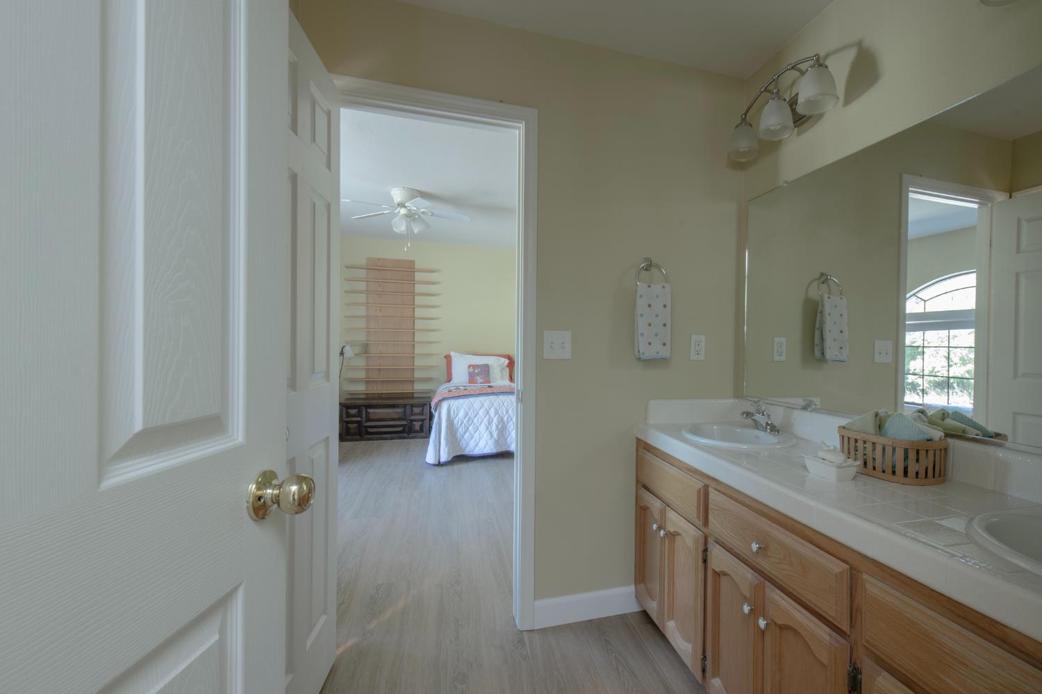 42404 John Muir Dr, Coarsegold, CA 93614