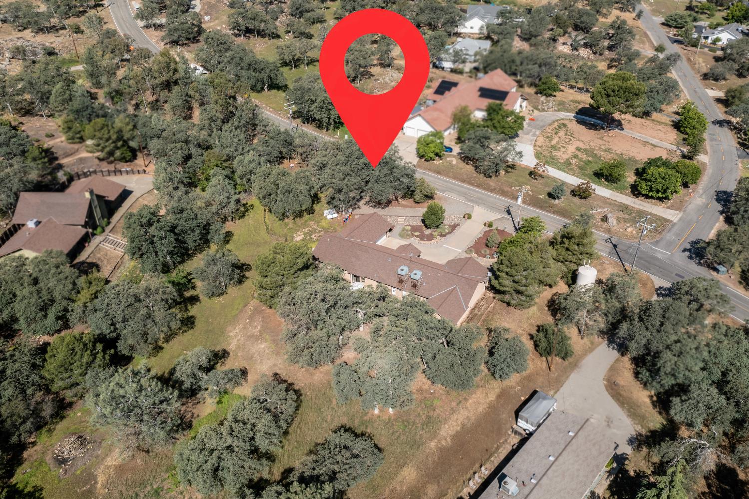 42404 John Muir Dr, Coarsegold, CA 93614