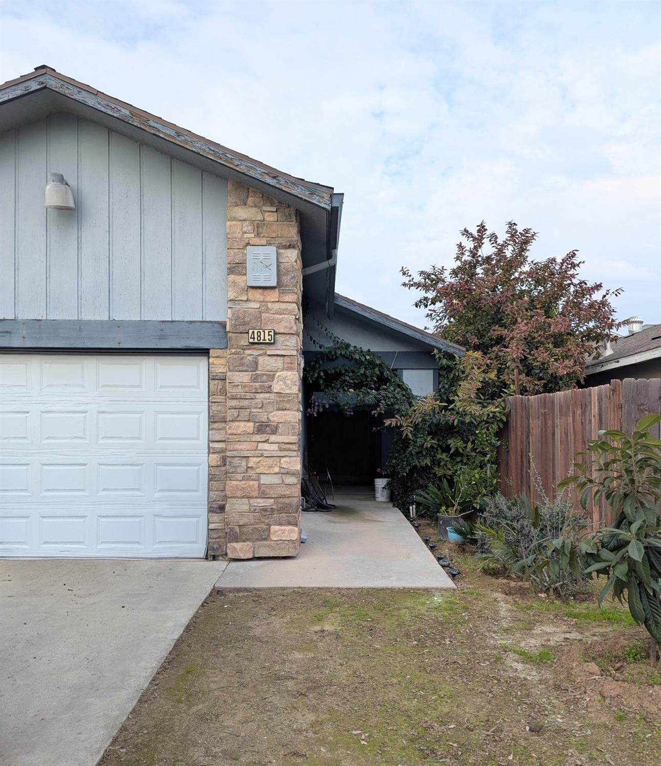 4815 E Geary St, Fresno, CA 93725