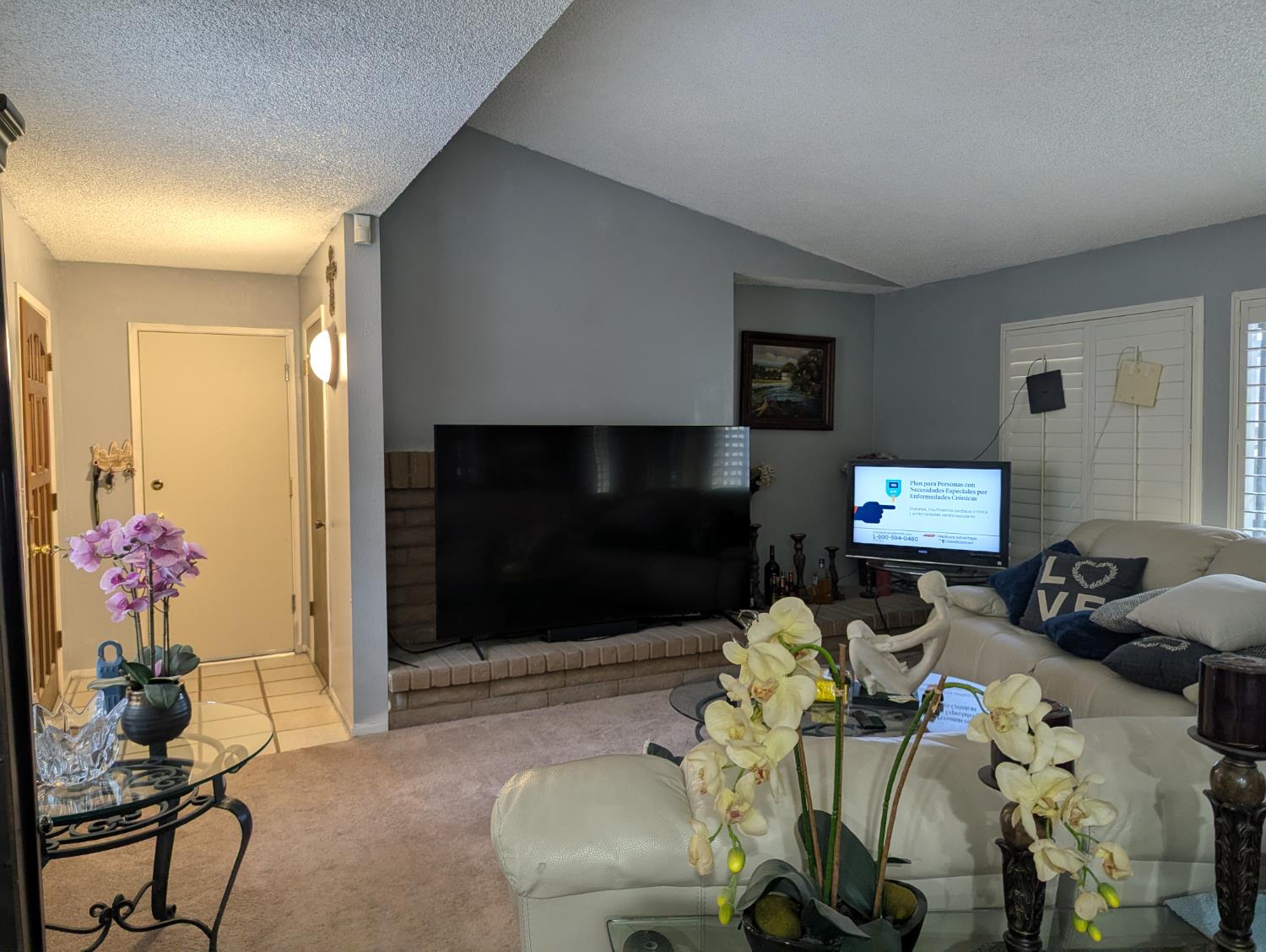 4815 E Geary St, Fresno, CA 93725