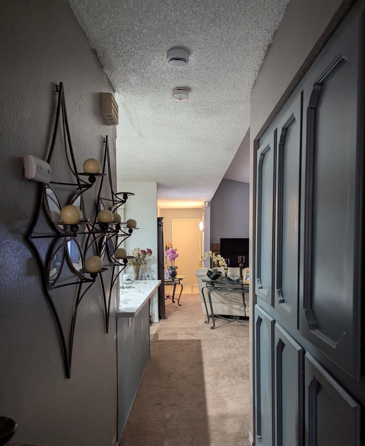 4815 E Geary St, Fresno, CA 93725