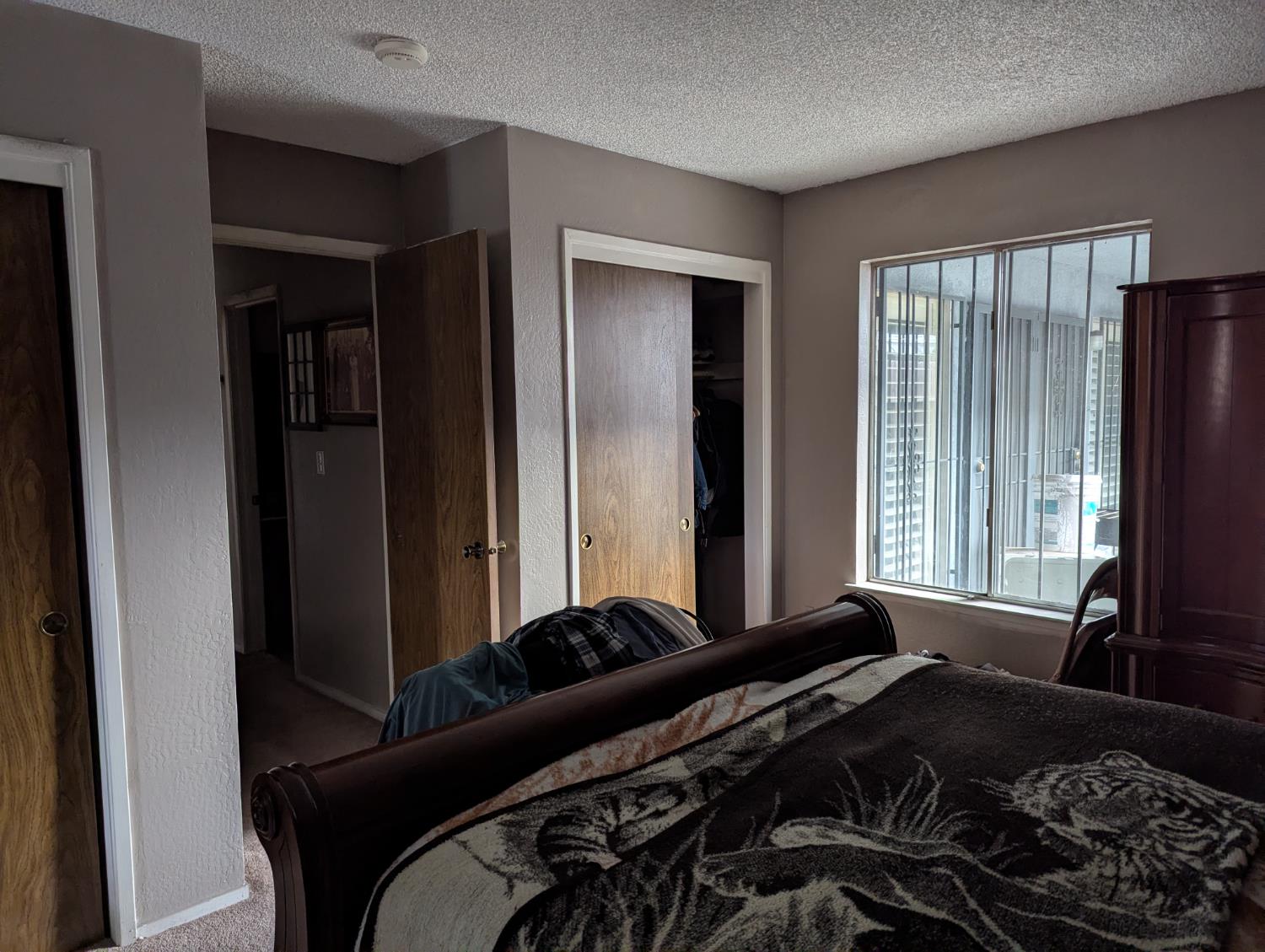 4815 E Geary St, Fresno, CA 93725