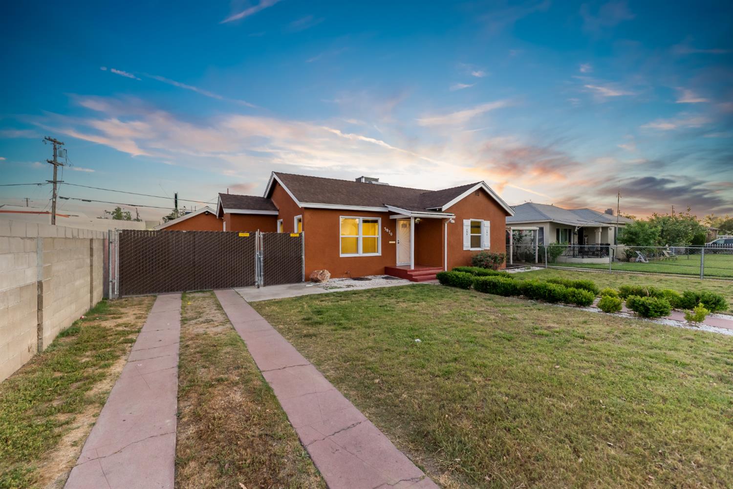 3070 E Peralta Way, Fresno, CA 93703