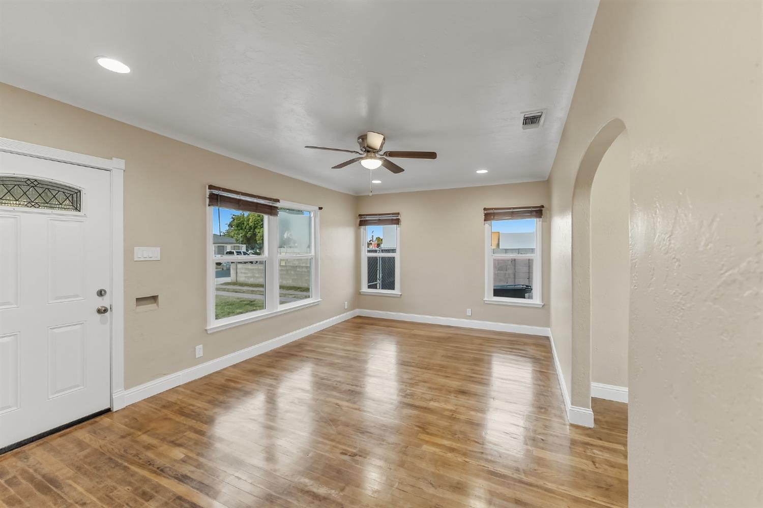 3070 E Peralta Way, Fresno, CA 93703