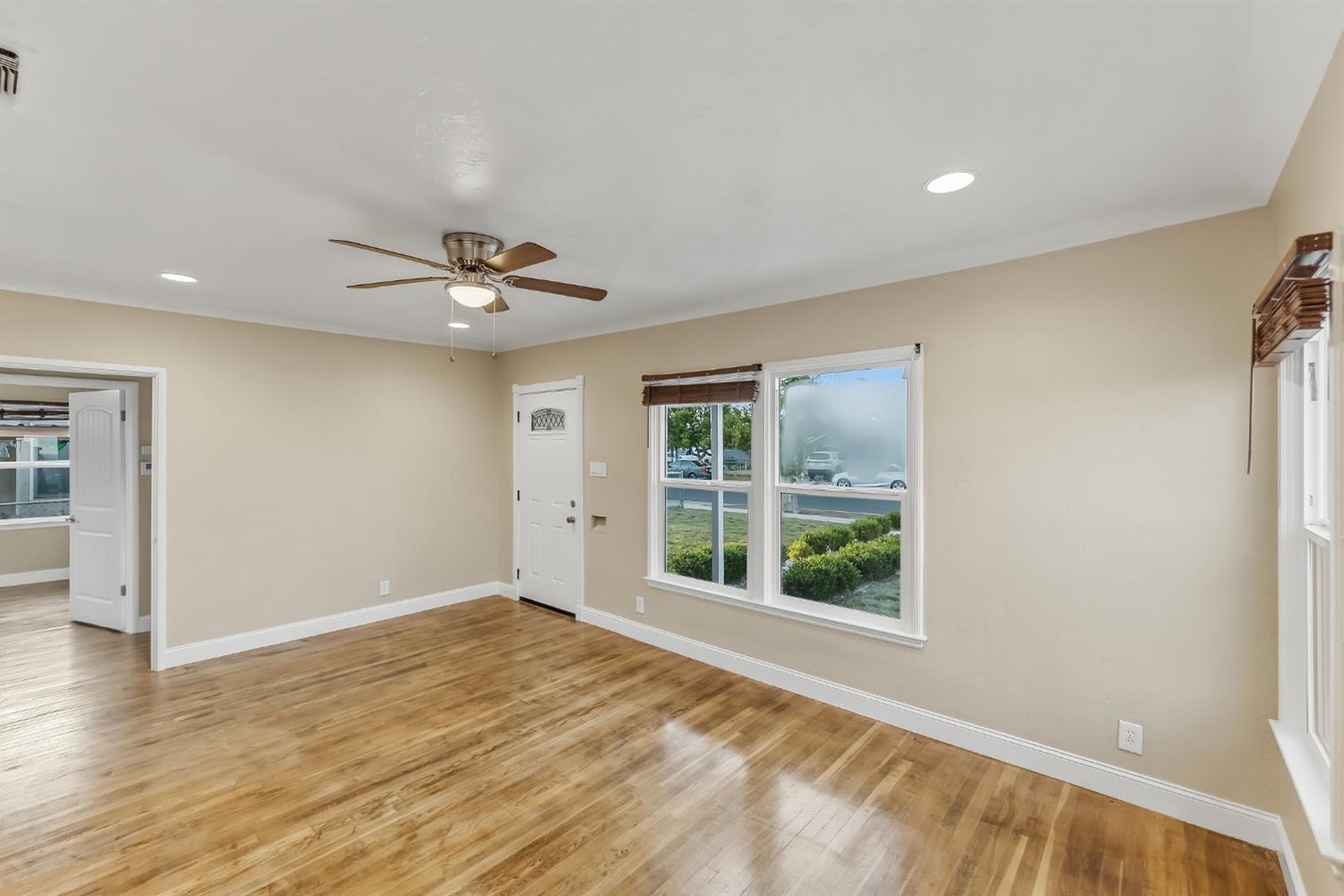 3070 E Peralta Way, Fresno, CA 93703