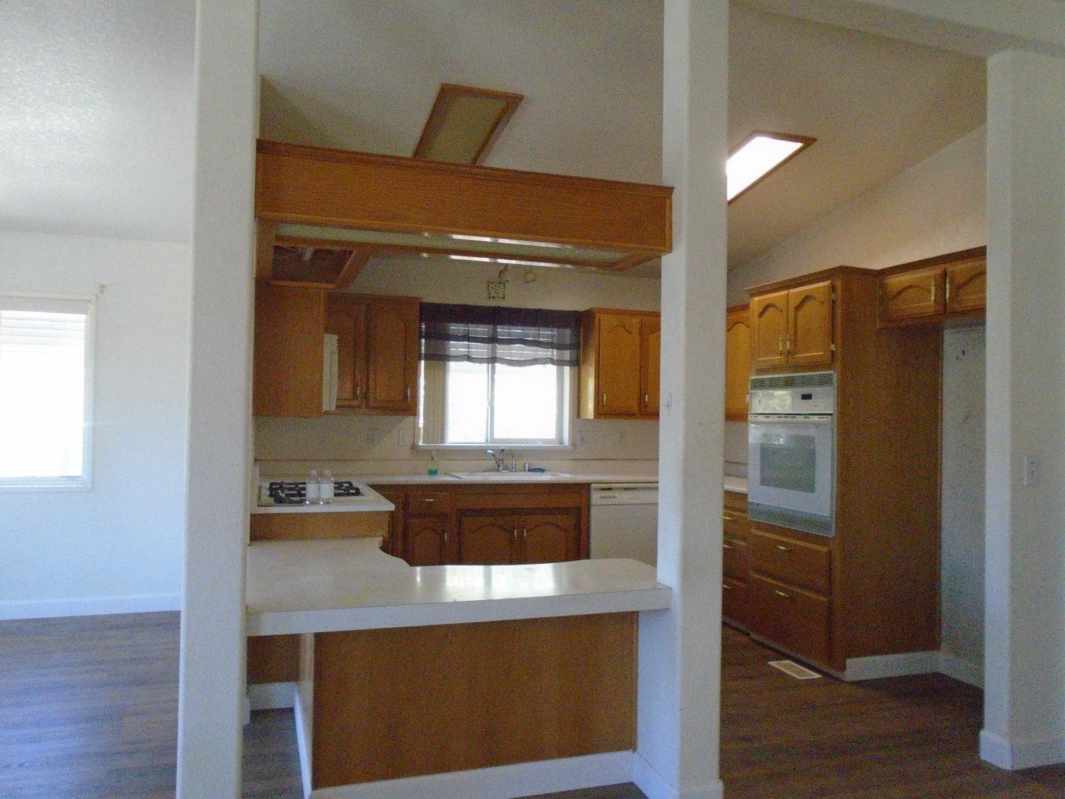 860 E Grangeville Blvd #36, Hanford, CA 93230