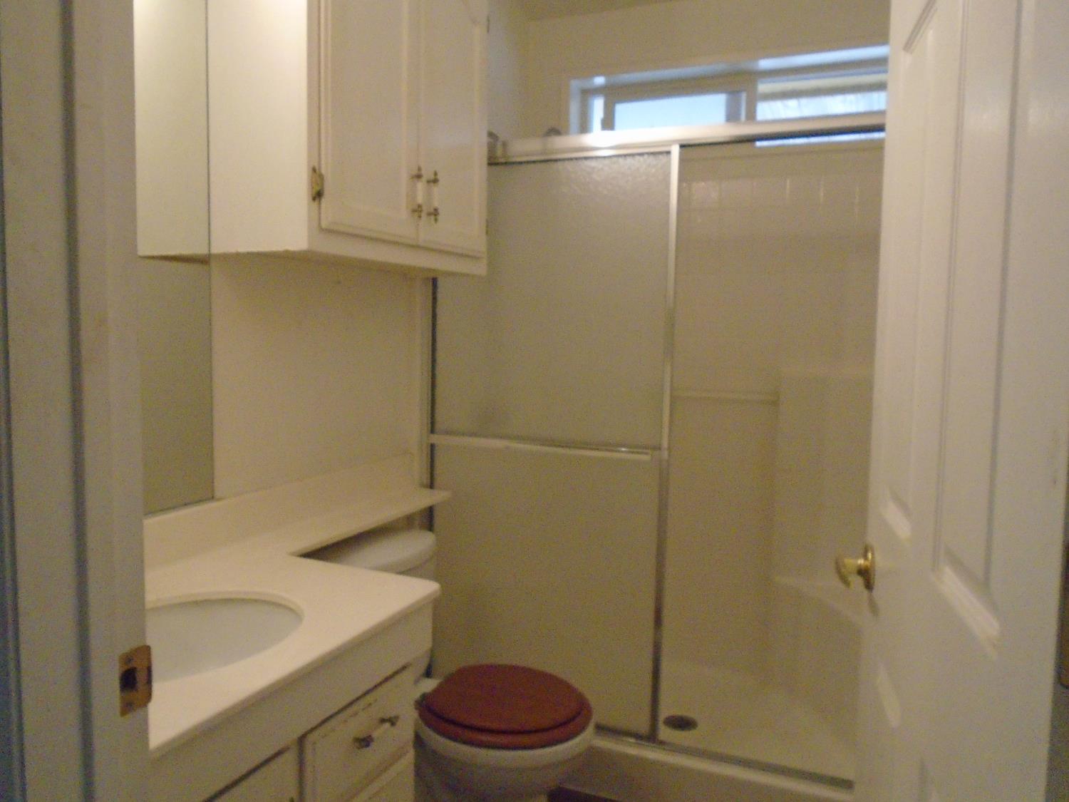 860 E Grangeville Blvd #36, Hanford, CA 93230