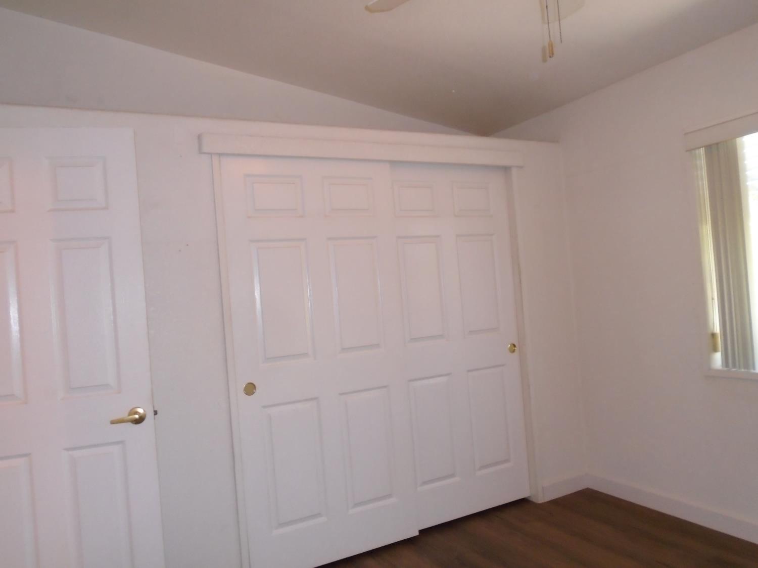 860 E Grangeville Blvd #36, Hanford, CA 93230