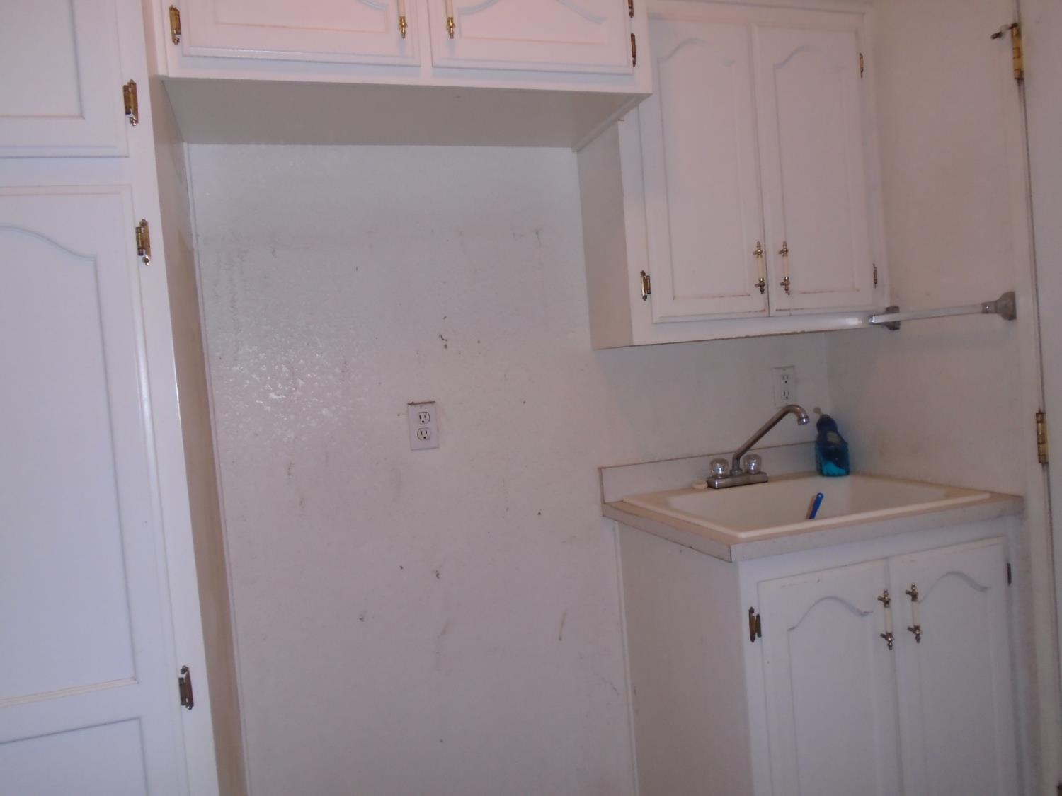 860 E Grangeville Blvd #36, Hanford, CA 93230