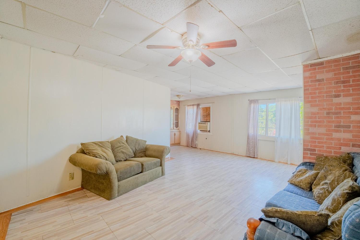 108 W Merced St, Avenal, CA 93204