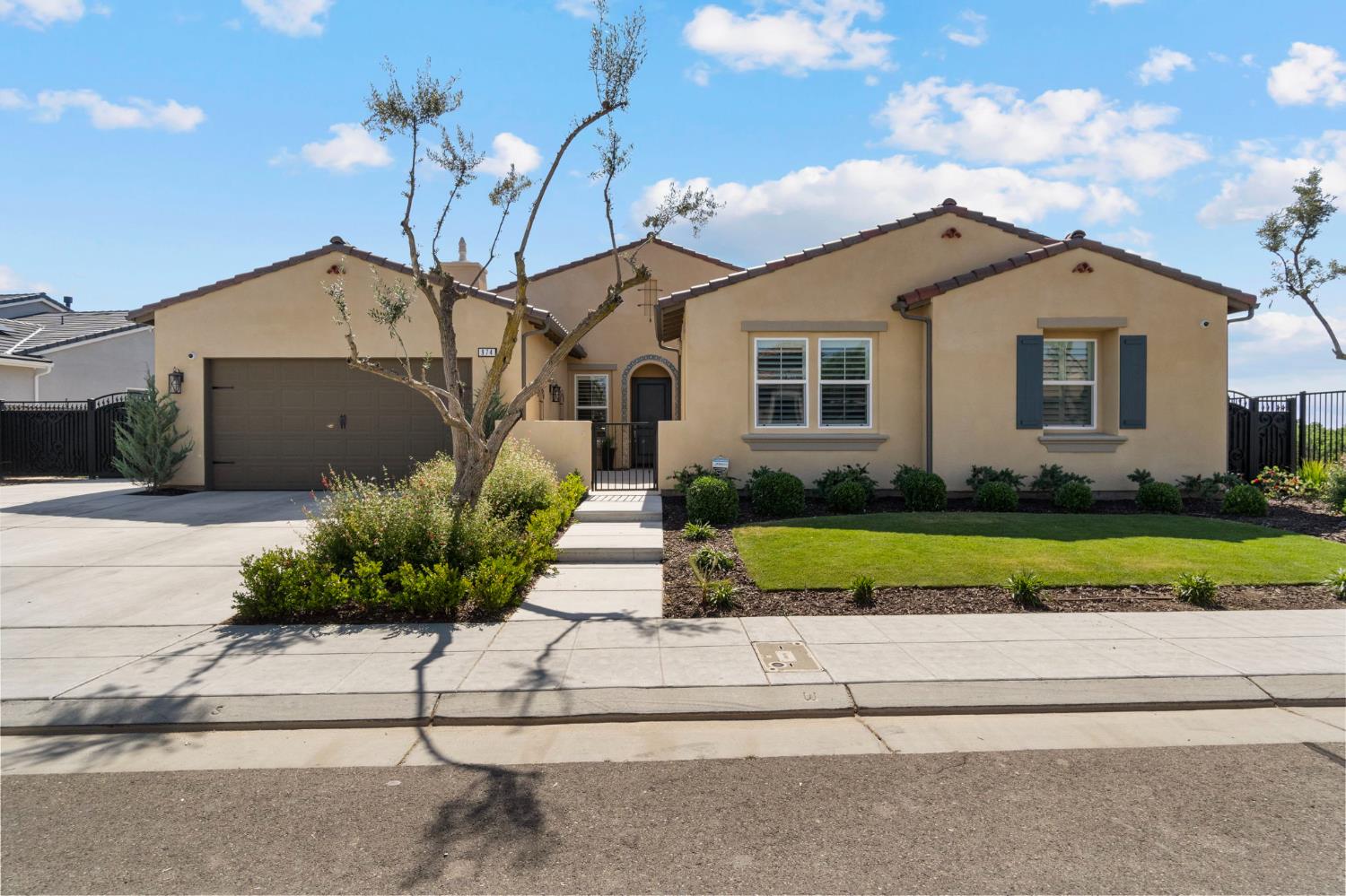 974 Ridgeline Rd W, Madera, CA 93636