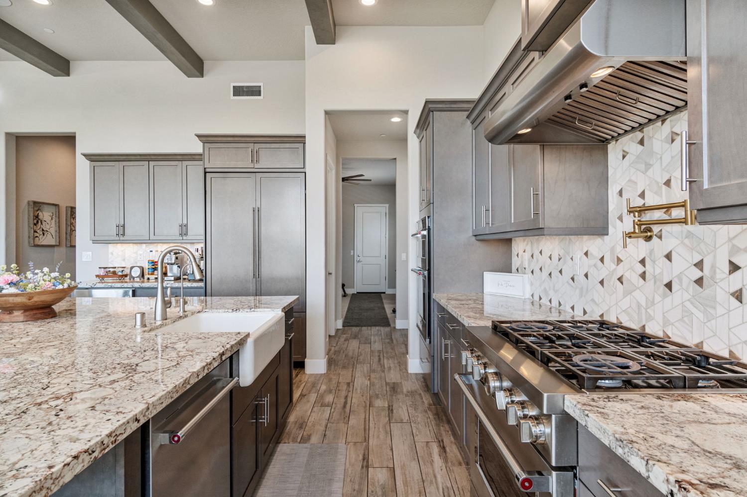 974 Ridgeline Rd W, Madera, CA 93636