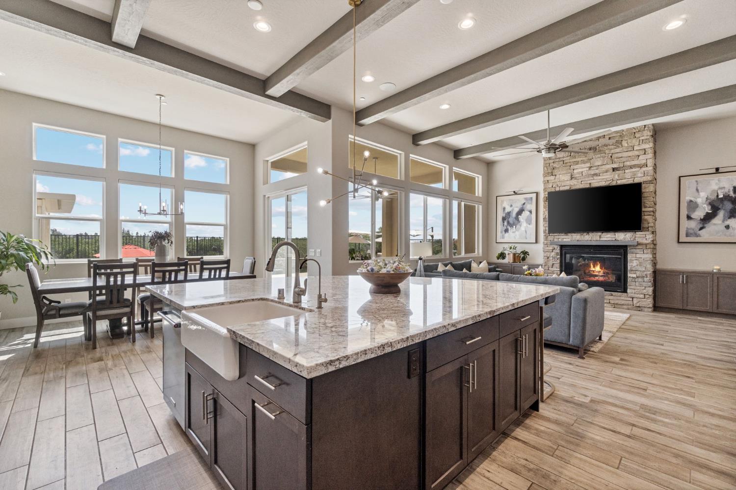 974 Ridgeline Rd W, Madera, CA 93636